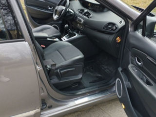 Renault Grand Scenic foto 3