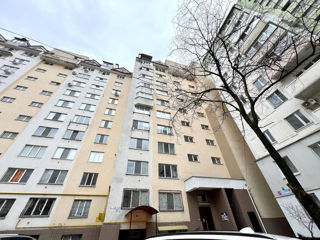 Apartament cu 2 camere, 74 m², Buiucani, Chișinău