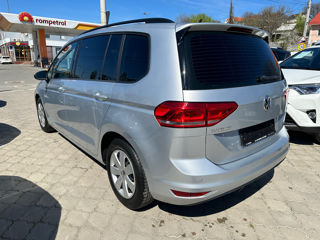 Volkswagen Touran foto 4