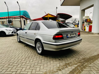 BMW 5 Series foto 3