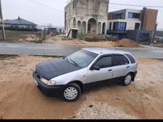 Nissan Almera foto 2