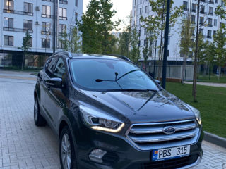 Ford Kuga foto 2