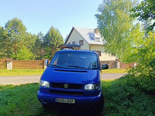 Volkswagen Caravelle foto 2