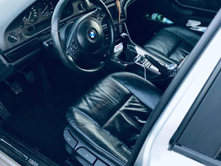 BMW 5 Series foto 7