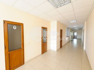 Centru !! oficiu cu euroreparație, 1750 € ! foto 7