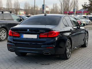 BMW 5 Series foto 3