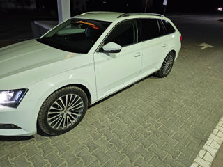 Skoda Superb foto 2