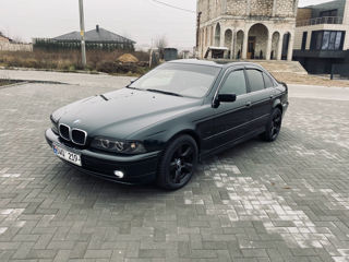 BMW 5 Series foto 3