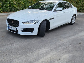 Jaguar XE фото 1