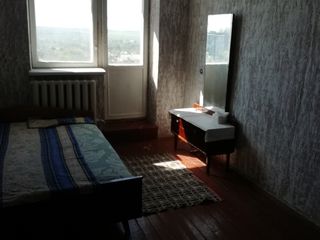 Urgent de vinzare apartament cu 2 odai, in or. Floresti, bd.Victoriei 5/15 + garaj foto 4