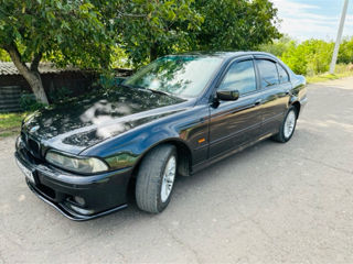 BMW 5 Series foto 4