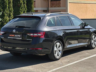 Skoda Superb foto 5