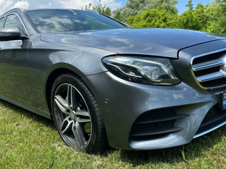 Mercedes E-Class foto 2