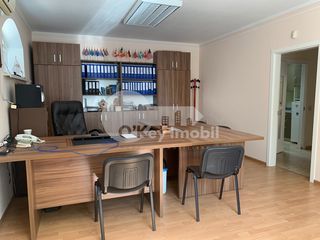 Oficiu spre chirie, 420 mp, euroreparație, Centru, 1900 € ! foto 4