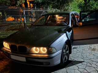 BMW 5 Series foto 5