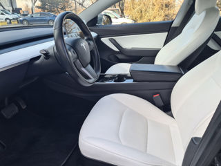 Tesla Model 3 foto 6