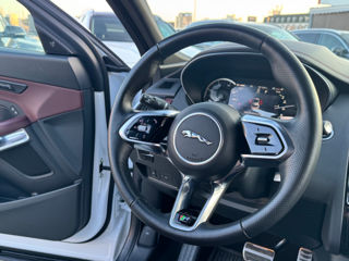 Jaguar E-Pace foto 9