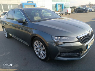 Skoda Superb foto 1