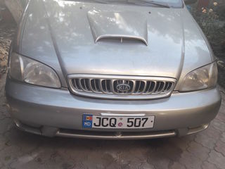 KIA Carnival foto 2