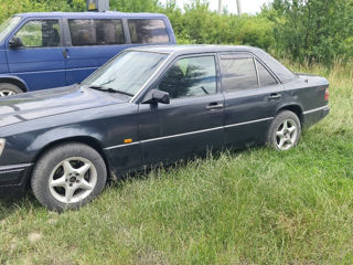 Mercedes Series (W124) foto 2