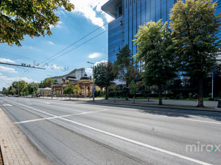 Se dă în chirie birou pe bd. Ștefan cel Mare, Centru, Chișinău foto 2