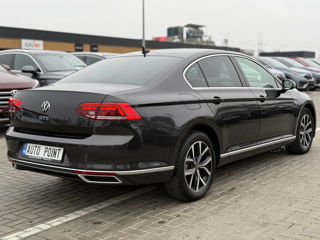 Volkswagen Passat foto 3