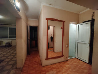 Apartament cu 2 camere, 65 m², Botanica, Chișinău foto 2