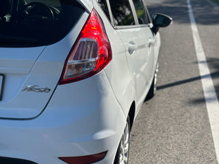 Ford Fiesta foto 5