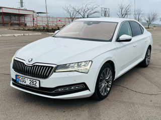 Skoda Superb foto 2