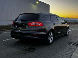 Ford Mondeo foto 2