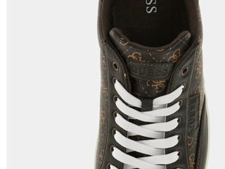 Guess foto 3