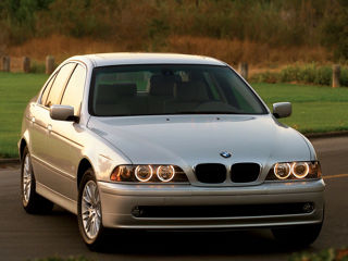 BMW 5 Series foto 2