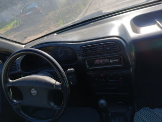 Nissan Sunny foto 3