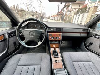 Mercedes Series (W124) foto 5