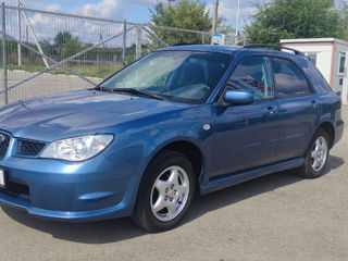 Subaru Impreza foto 2