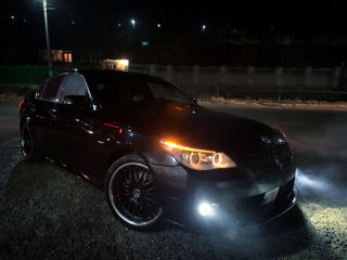 BMW 5 Series foto 3