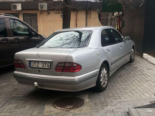 Mercedes E-Class foto 4