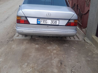 Mercedes Series (W124) foto 3