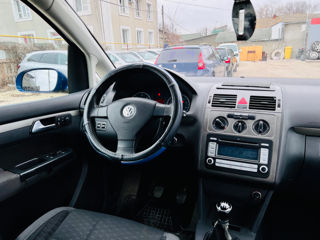 Volkswagen Touran foto 12
