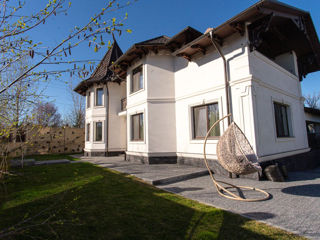 Spre vânzare casă în 2 nivele 190 mp + 7 ari, în Trușeni!
