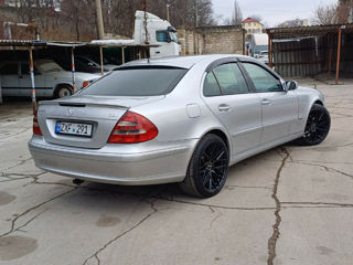 Mercedes E-Class foto 4