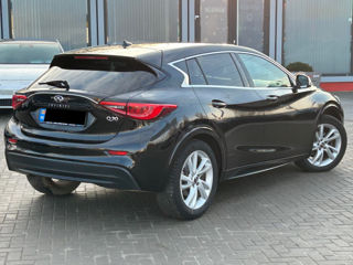 Infiniti Q30 foto 4