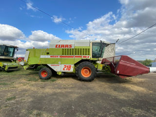 CLAAS DOMINATOR MEGA 218