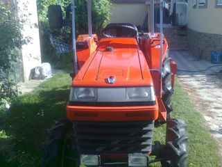 Tractor Kubota L-1, 235 foto 4