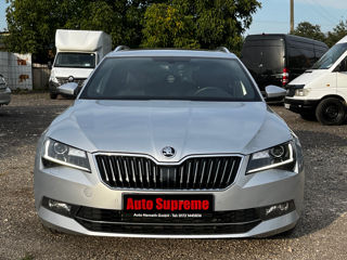 Skoda Superb foto 2