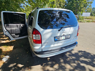 Opel Zafira foto 1