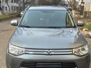 Mitsubishi Outlander foto 3