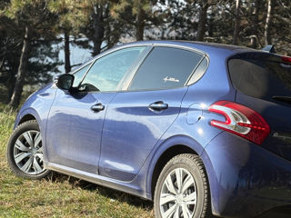 Peugeot 208 foto 10