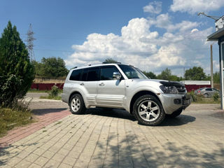 Mitsubishi Montero Sport foto 1