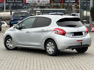 Peugeot 208 foto 5